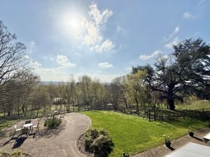 Photo 13- click for photo gallery